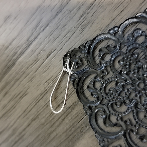 Plunder Earrings - Picture 3 of 4